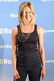 Jennifer Aniston posa en pantalones